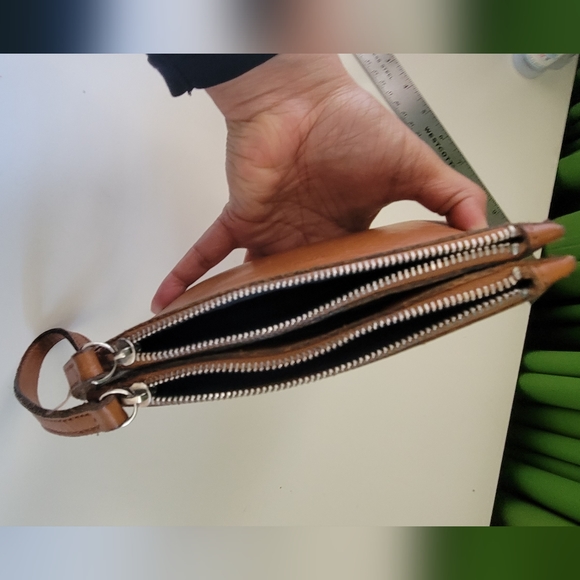 Leather folded wristlet wallet clutch - Picture 4 of 4